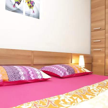 Apartman Rosuites - Old Town Studio *